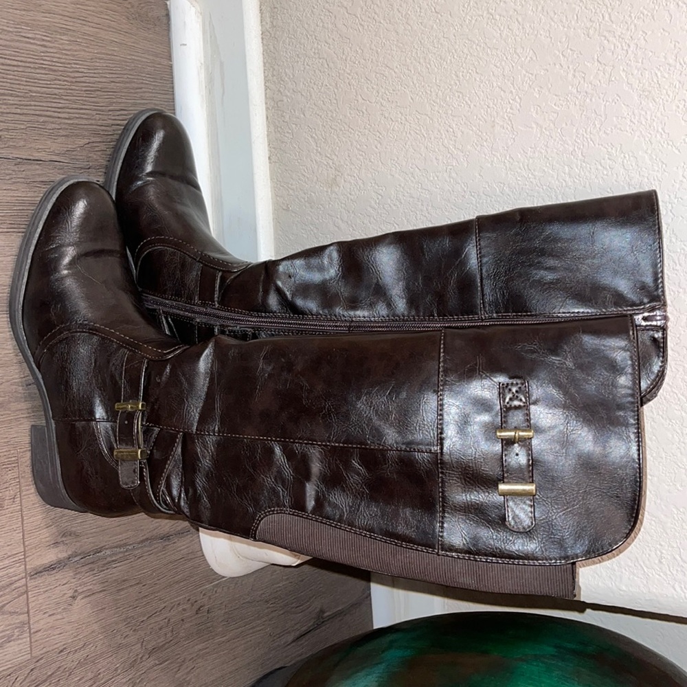 Brown leather zip up boots